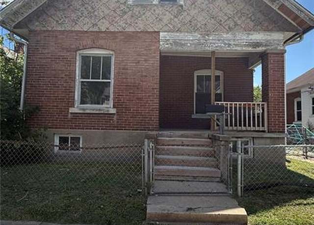 Property at 114 N West End Blvd, Cape Girardeau, MO 63701, 5 beds, 2 baths
