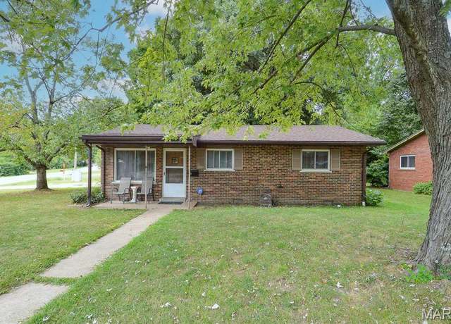 Property at 1 Eastland Dr, Belleville, IL 62221, 3 beds, 2 baths