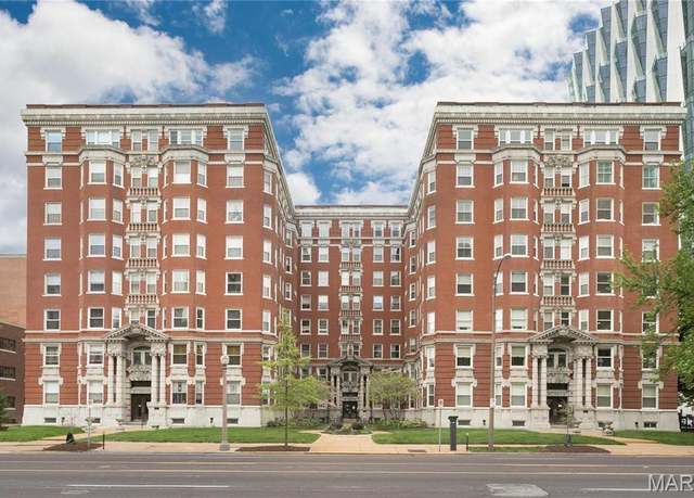 Property at 4954 Lindell Blvd Unit 6E, St Louis, MO 63108, 2 beds, 2.5 baths