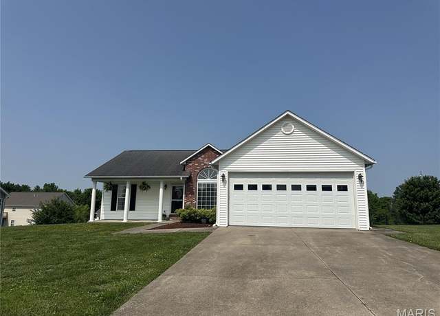Property at 156 Glen Dr, Jackson, MO 63755, 5 beds, 2 baths