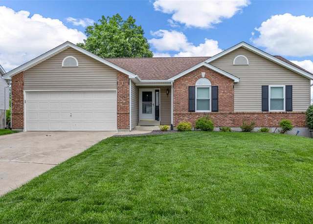 Property at 30 Fawn View Ln, O'fallon, MO 63366, 3 beds, 2.5 baths