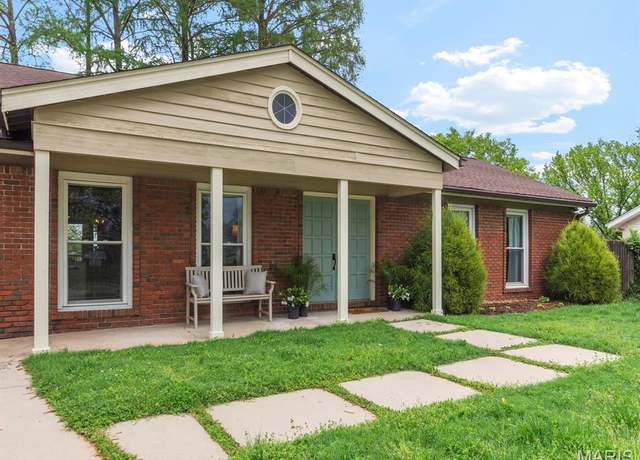 Property at 830 Montmartre Ct, St Louis, MO 63141, 4 beds, 3 baths