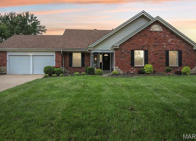 Property at 2113 Fairway Bnd, Chesterfield, MO 63017, 4 beds, 3 baths