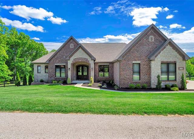 Property at 1314 Top Of The Hill Rd, Chesterfield, MO 63005, 3 beds, 3.5 baths
