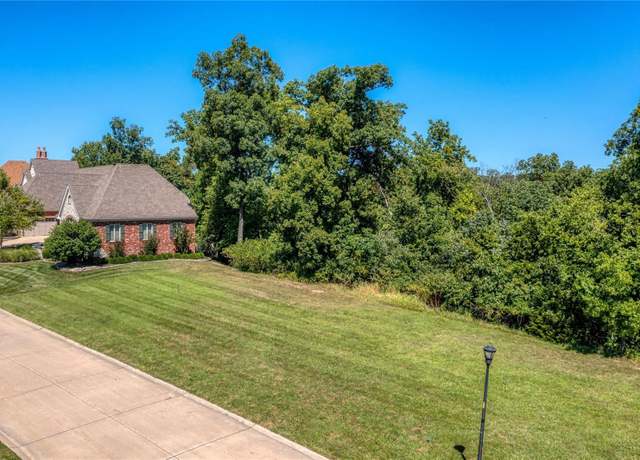 Property at 69 Castle Bluff Dr, St Charles, MO 63304