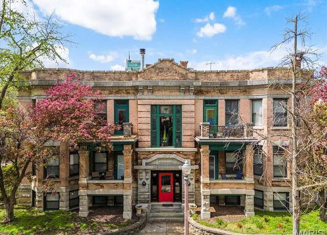 Property at 17 N Taylor Ave #3, St Louis, MO 63108, 2 beds, 1.5 baths