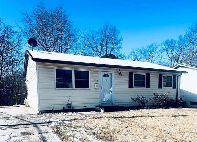 Property at 1608 Ville Cecelia Ln, Hazelwood, MO 63042, 2 beds, 1 bath