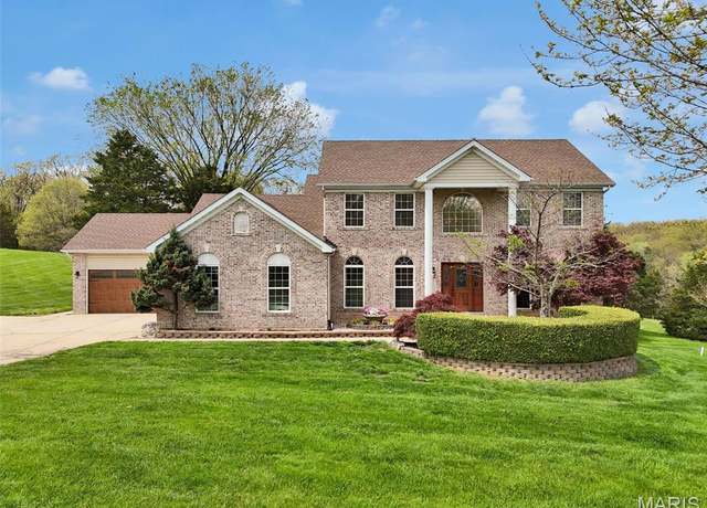 Property at 311 Oak Creek Farm Ct, Wentzville, MO 63385, 4 beds, 3.5 baths