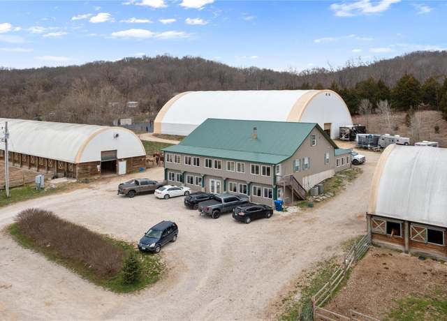Property at 15811 Jedberg Ln, Ballwin, MO 63021, 6 beds, 4 baths