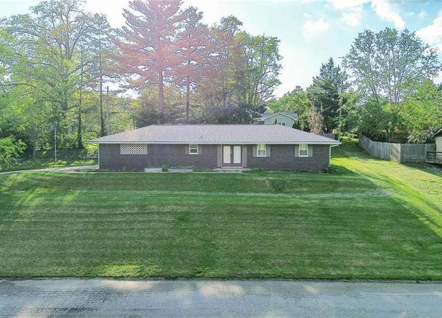 Property at 4900 Eiffel Dr, Godfrey, IL 62035, 3 beds, 2 baths