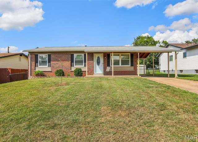 Property at 11823 Welcome Dr, Maryland Heights, MO 63043, 3 beds, 1.5 baths