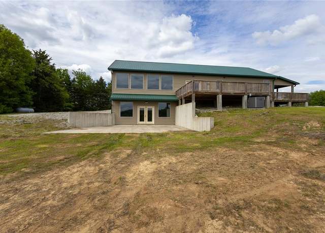 Property at 14000 Sydney Rd, Hannibal, MO 63401, 4 beds, 3 baths