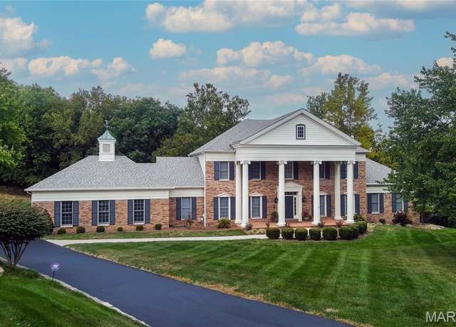 Property at 1 Delvin Ct, Town And Country, MO 63141, 5 beds, 4.5 baths