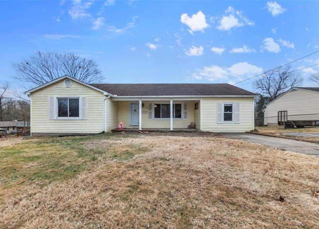 Property at 911 Highland Dr, Jackson, MO 63755, 3 beds, 1.5 baths