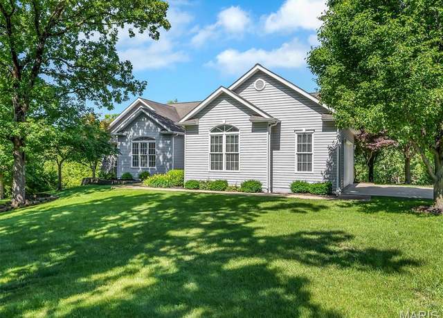 Property at 4522 Highway JJ, Bourbon, MO 65441, 5 beds, 3 baths