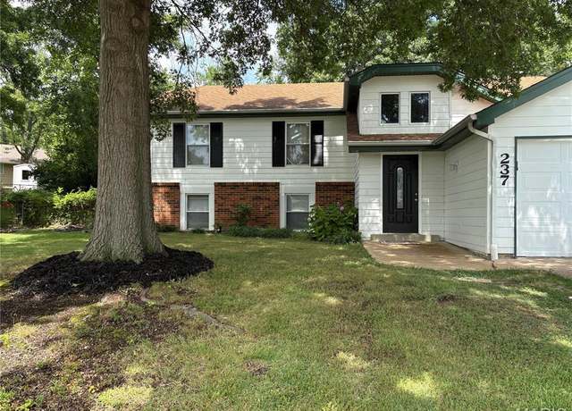 Property at 237 Valleyoak Ct, Ballwin, MO 63021, 4 beds, 3.5 baths