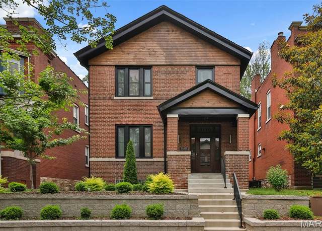 Property at 3140 Halliday Ave, St Louis, MO 63118, 3 beds, 2.5 baths