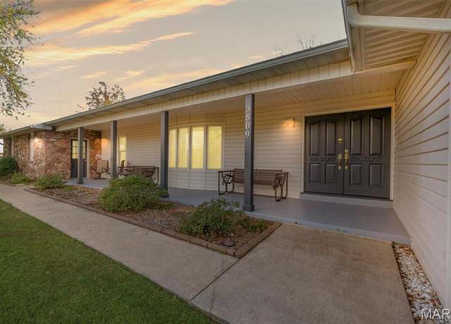 Property at 3809 Carolewood Dr, Cape Girardeau, MO 63701, 3 beds, 3.5 baths
