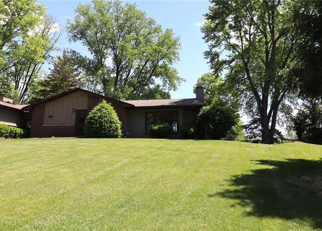 Property at 11 Glen Hollow Rd, Glen Carbon, IL 62034, 4 beds, 2 baths