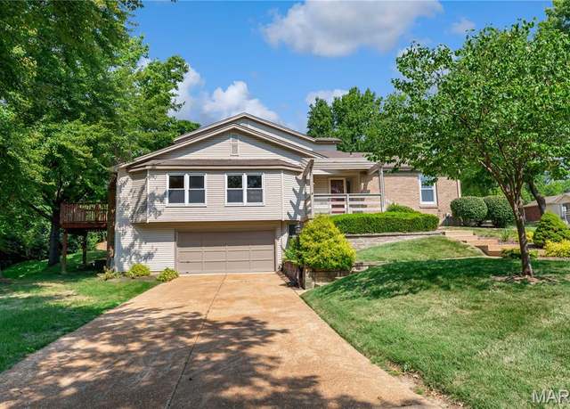 Property at 12151 Autumn Lakes Dr, Maryland Heights, MO 63043, 2 beds, 2 baths