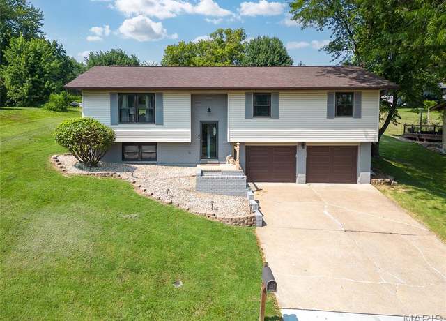 Property at 421 Bunker Hill Dr, Collinsville, IL 62234, 3 beds, 2 baths