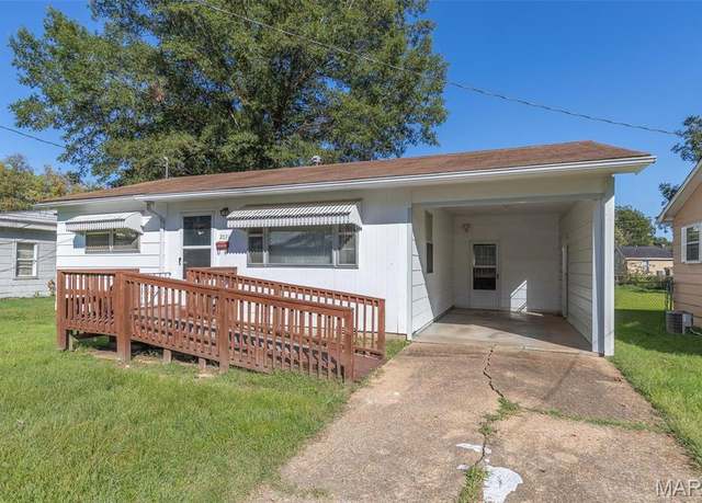 Property at 2028 Tennessee, Poplar Bluff, MO 63901, 2 beds, 1 bath
