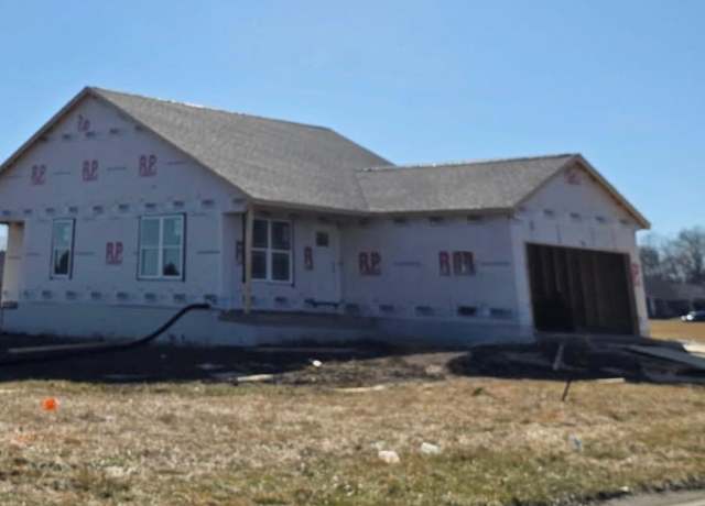 Property at 1406 Heather Ln, Greenville, IL 62246, 3 beds, 2 baths