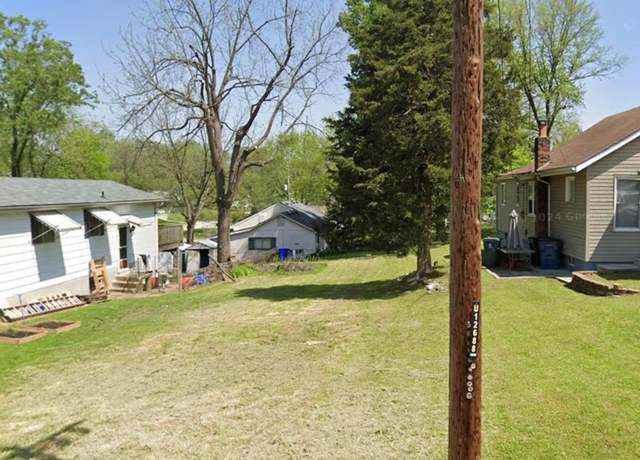 Property at 5615 Willard Ave, St Louis, MO 63123