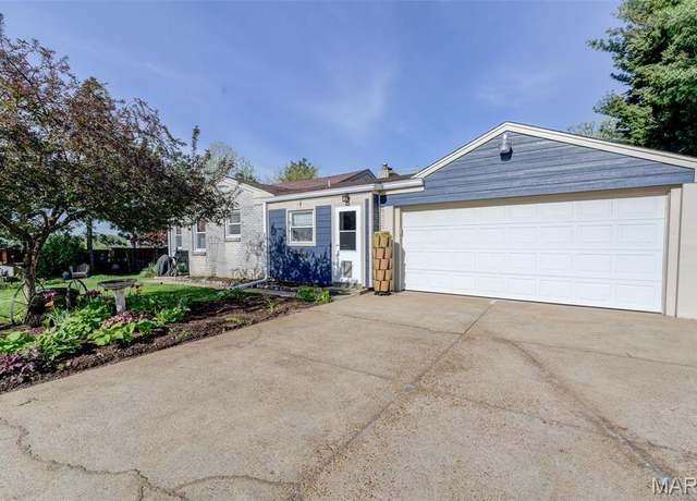Property at 1712 Dyer Ave, Overland, MO 63114, 2 beds, 2 baths
