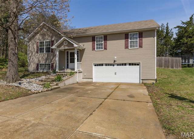 Property at 901 Stone Gate Dr, De Soto, MO 63020, 3 beds, 2 baths