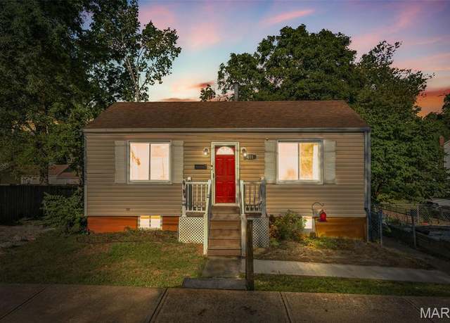 Property at 411 Moore St, Festus, MO 63028, 3 beds, 1.5 baths