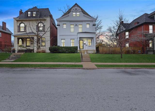 Property at 3944 Russell Blvd, St Louis, MO 63110, 4 beds, 2.5 baths