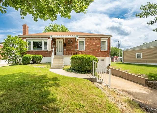 Property at 1025 Roxbury Dr, St Louis, MO 63125, 2 beds, 2 baths