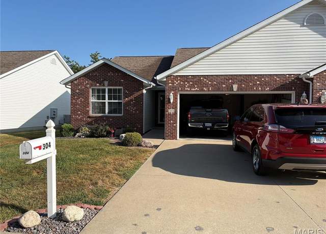 Property at 304 Elizabeth Dr, Litchfield, IL 62056, 2 beds, 1 bath
