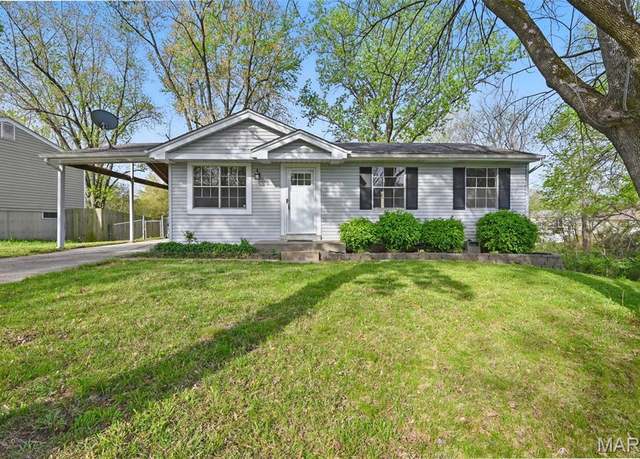 Property at 1345 Saint Gregory Ln, St Charles, MO 63304, 3 beds, 2 baths