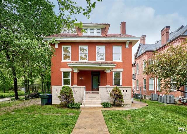Property at 5062 Waterman Blvd, St Louis, MO 63108, 5 beds, 1.5 baths