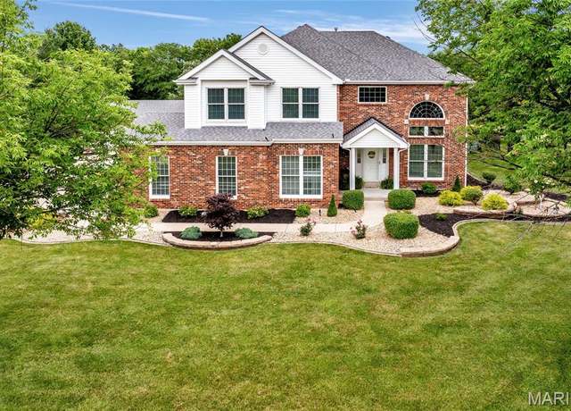 Property at 123 Townview Dr, Wentzville, MO 63385, 4 beds, 2.5 baths