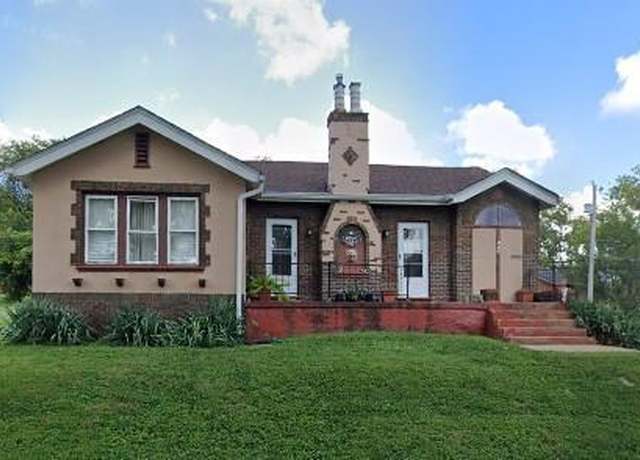 Property at 104 Emerling Dr, St Louis, MO 63121, 3 beds, 1 bath