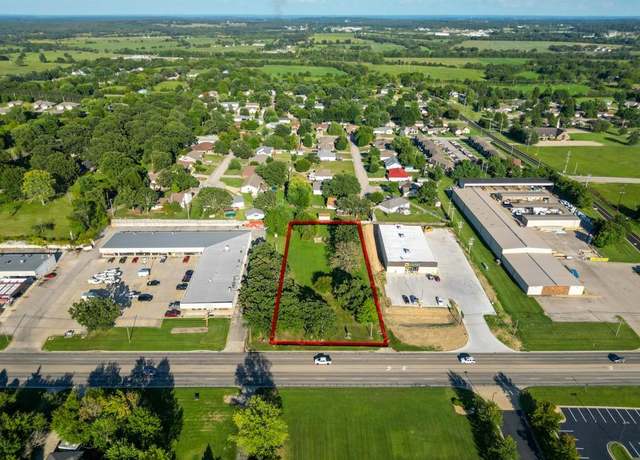 Property at 1075 Lynn St, Lebanon, MO 65536