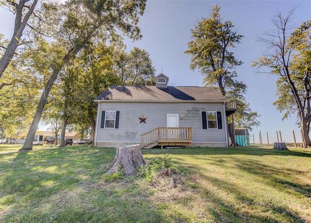 Property at 5031 State Route 15, Freeburg, IL 62243, 3 beds, 1.5 baths