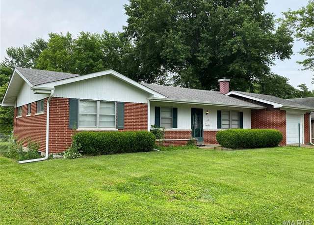 Property at 230 N 44th St, Belleville, IL 62226, 3 beds, 2 baths
