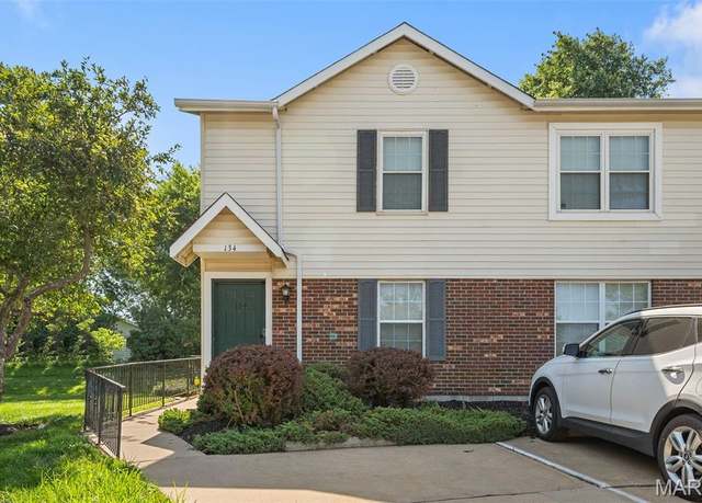 Property at 134 Country Trce, St Peters, MO 63304