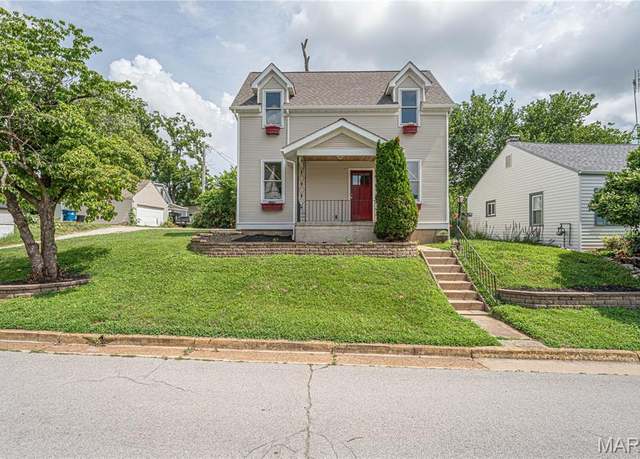 Property at 714 Decatur St, St Charles, MO 63301, 2 beds, 2 baths