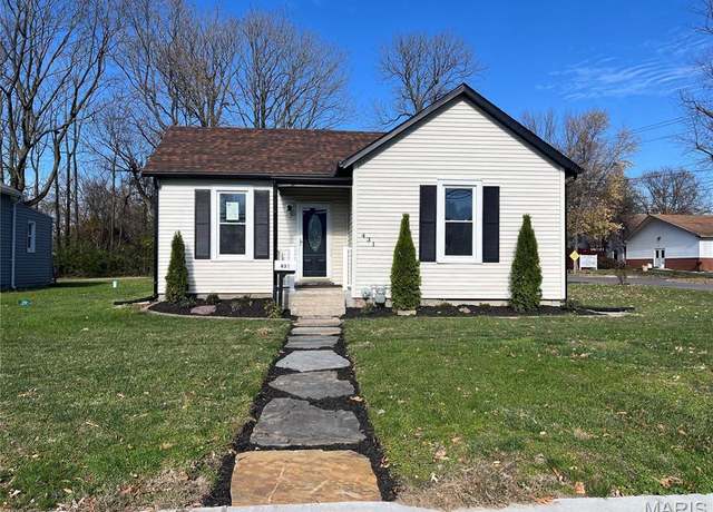 Property at 431 Wolf St, Edwardsville, IL 62025, 3 beds, 1 bath