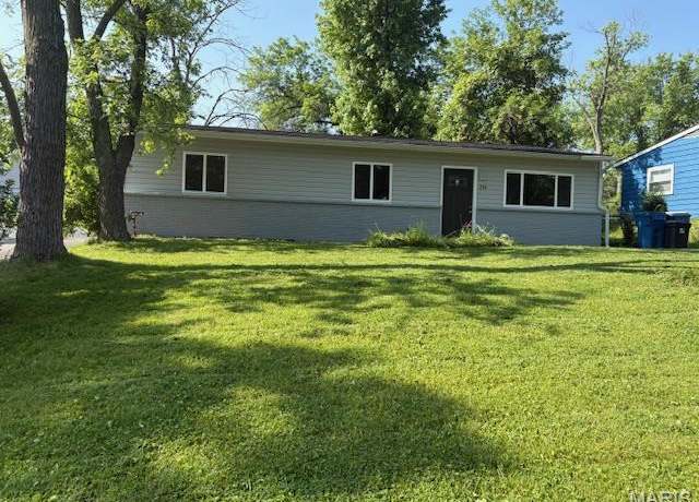 Property at 285 Ramsey Ln, Ballwin, MO 63021, 3 beds, 1 bath