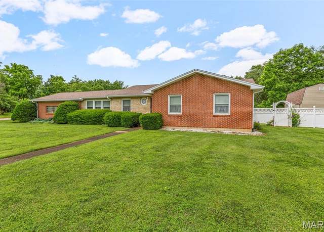 Property at 715 S A St, Farmington, MO 63640, 3 beds, 2 baths
