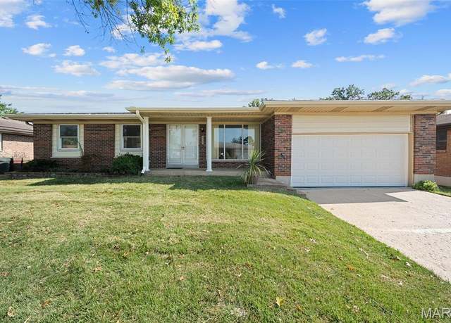 Property at 667 Lind Rd, Mehlville, MO 63125, 4 beds, 2.5 baths