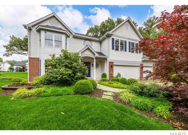 Property at 11045 Graeser Ln, Creve Coeur, MO 63141, 4 beds, 3.5 baths