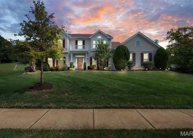 Property at 821 Heatherhaven Dr, Ballwin, MO 63011, 4 beds, 3.5 baths