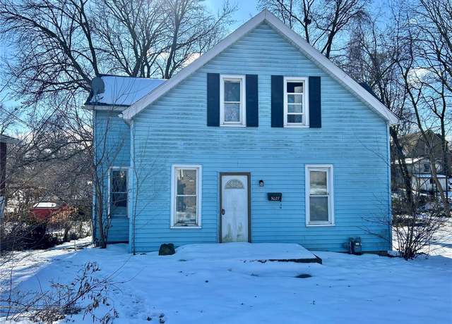 Property at 3027 Mayfield Ave, Alton, IL 62002, 3 beds, 1.5 baths